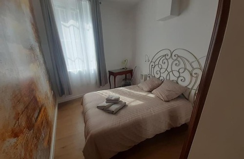 Vienne Apartment | Classé 4 étoiles - Cybèle - Centre ville 2 Chambres, cour privative et Garage