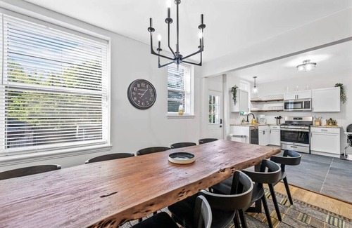 St. Louis House | Classic 7BR CWE Home | 3rd Floor Suite/ABODEbucks