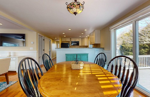 South Chatham House | Classic home with deck, patio & yard - walk to Cockle Cove & Forest Beaches