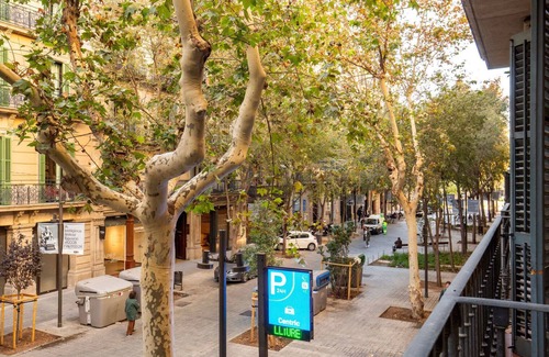 Eixample Apartment | Classic La Dreta de l'Eixample 2BR Furnished Apartment, by Blueground
