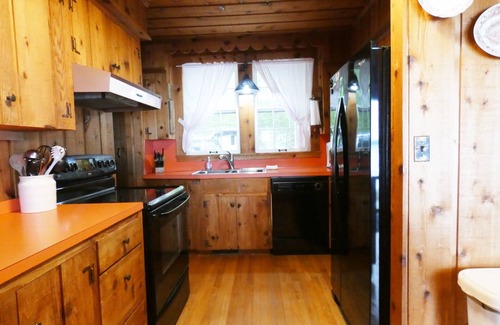 Alden House | Classic Lake Cottage