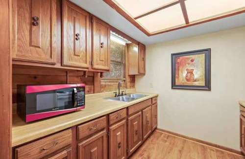 Blowing Rock House | Classic Log Cabin with Fireplace on Quiet River