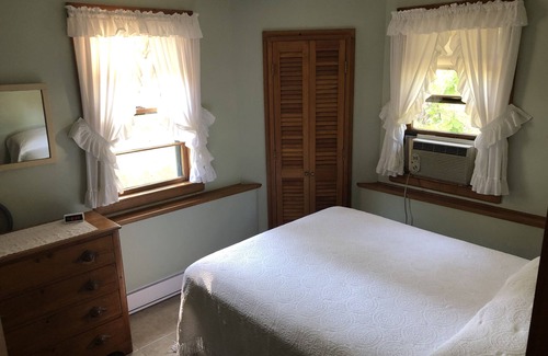 Southern Coast House | Classic Maine Beachside Cottage