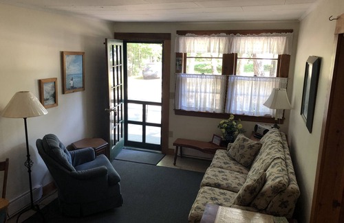 Southern Coast House | Classic Maine Beachside Cottage