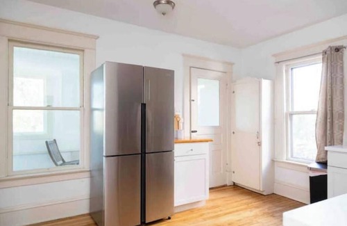 South End Apartment | Classic&Modern: Prime location, Parking!