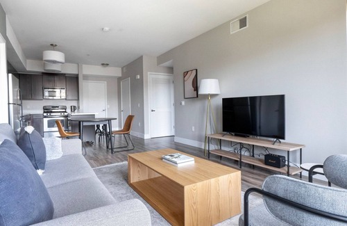 Mountain View Apartment | Classic Mountain View 2BR w/Gym & Pool, nr Restaurants, by Blueground
