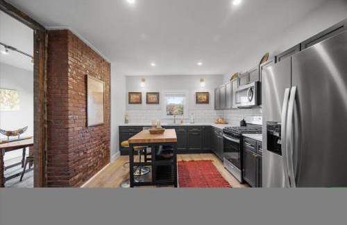 Crafton House | Classic Pittsburgh 4 Square - Easy Access to Town and Airport