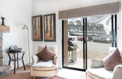 North Park City Apartment | Classic Ski-in Ski-out Condo