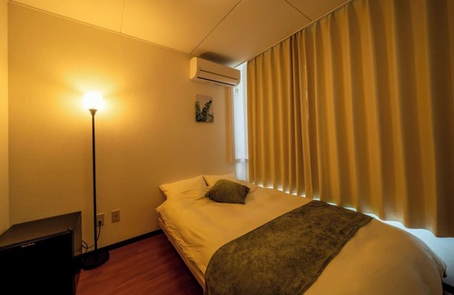 Minato Hotel | Classic Triple Room 304/Osaka Ōsaka