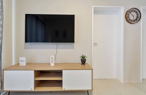 Greater Johannesburg Metropolitan Area Apartment | Classy 2bedroom Apartment at 93 New