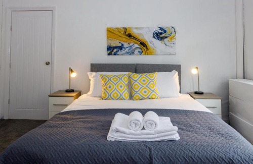 Middleton House | Classy & Comfy 3BR House w Free Parking, Middleton