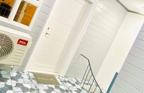 Imus House | Classy Penthouse Staycation + Netflix (Rare Find)