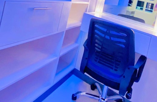 Imus House | Classy Penthouse Staycation + Netflix (Rare Find)