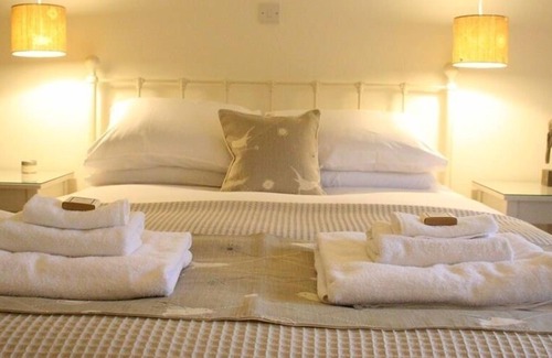 Barnsley Cottage | Claypot Cottage