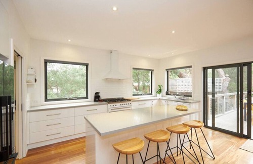 Aireys Inlet House | Claystone - walking distance to the beach!