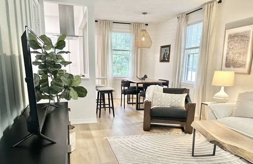 Avondale House | Clean and cozy private house in Avondale!
