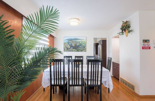 Vancouver South House | Clean and Cozy Vancouver Getaway