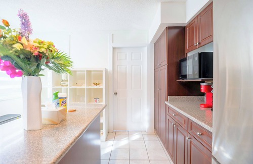 Vancouver South House | Clean and Cozy Vancouver Getaway