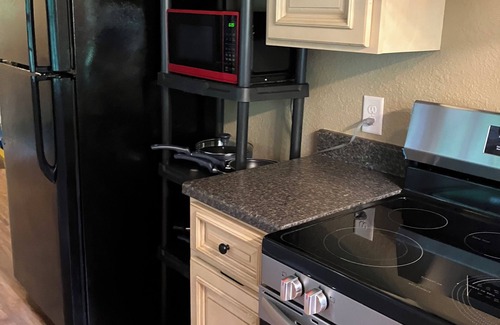 Greeneville Cottage | Clean, Comfortable, Private