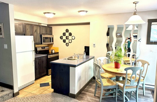 East Kootenay House | Clean, comfy, cozy. Ski in/ski out. Family friendly.