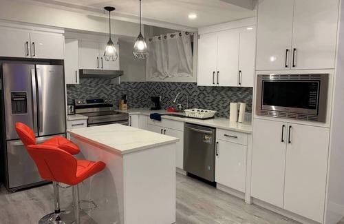 Northeast Edmonton Apartment | CLEAN COZY LEGAL SUITE WITH PRIVATE ENTRANCE.