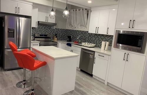 Northeast Edmonton Apartment | CLEAN COZY LEGAL SUITE WITH PRIVATE ENTRANCE.