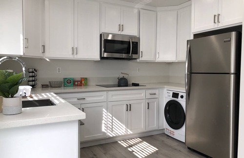 Reseda House | Clean Fully-Equipped Detached Guest House