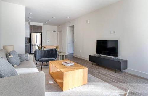 Mountain View Apartment | Clean Mountain View 1BR w/Gym, Pool & Spa, nr Shopping, by Blueground