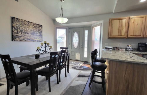 Twin Falls House | Clean & Quiet! - HOT TUB Retreat!