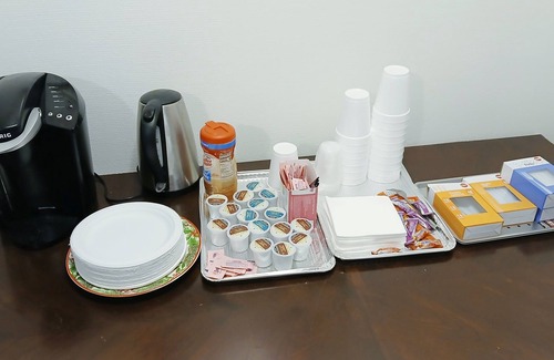 New London Apartment | Clean room w/Queen bed/exclusive bathroom. Free Wifi free parking self check in