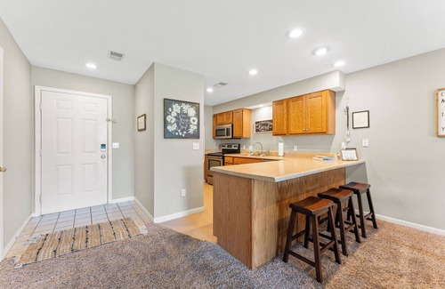 Branson Condo | Clean & Spacious 2BR/2BA. Gated resort with amenities