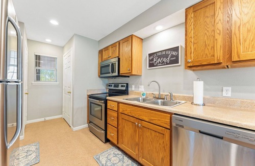 Branson Condo | Clean & Spacious 2BR/2BA. Gated resort with amenities