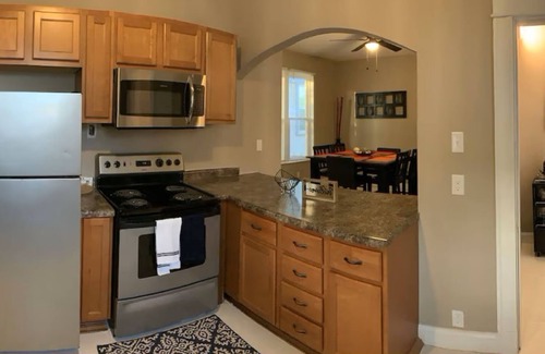 Hamilton House | Clean & Spacious 4 bedroom house in Hamilton, sleeps 7 up and can sleep 2-4 down