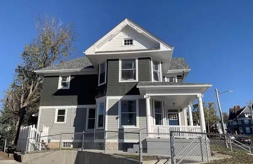 Hamilton House | Clean & Spacious 4 bedroom house in Hamilton, sleeps 7 up and can sleep 2-4 down