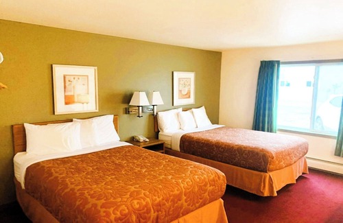 Staples Hotel | Clean Stay Near Dower Lake Adventure – Affordable and Pet Friendly