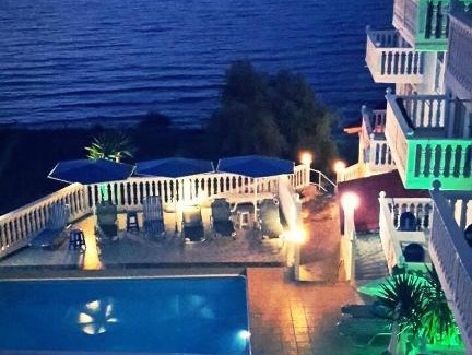 Amoudi Apartment | Clear Horizon