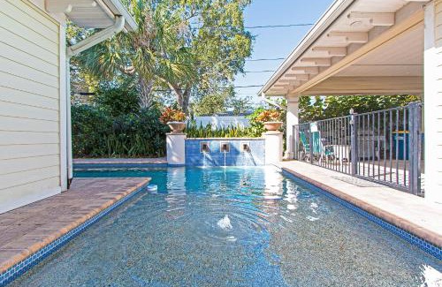 Bay Esplanade House | Clearwater Beach Splendor - Weekly Beach Rental