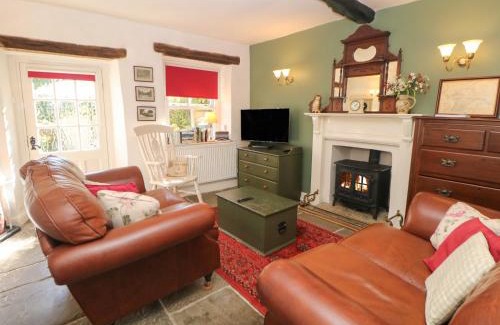 Baslow House | Clematis Cottage