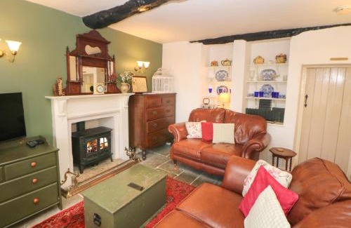 Baslow House | Clematis Cottage