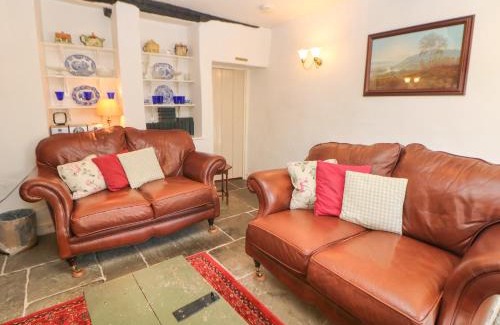 Baslow House | Clematis Cottage