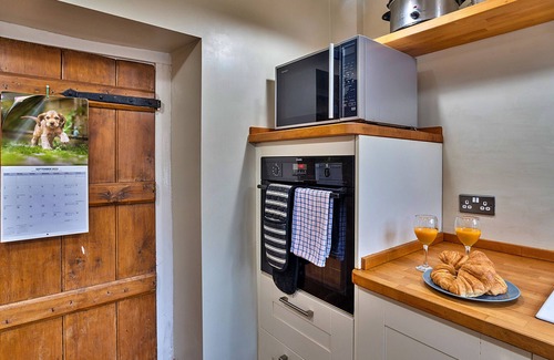 Stogursey Cottage | Clematis Cottage