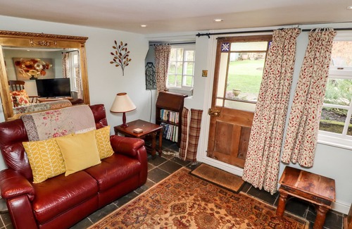 Tealby Cottage | CLEMATIS COTTAGE, pet friendly, with open fire in Market Rasen