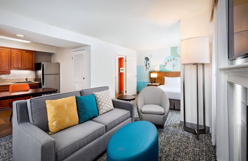 Anaheim Resort Hotel | Clementine Hotel & Suites Anaheim