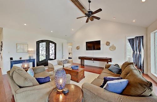 Paleface Lake Country Estates House | Cliff side Oasis