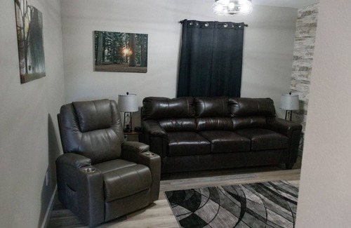 Bonne Terre House | Clifford's Country Cottage