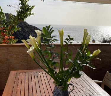 Galdar House | Cliffs Edge