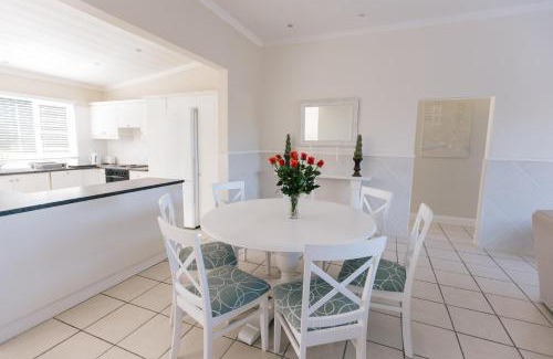 Kei Mouth House | Clifton Cottage