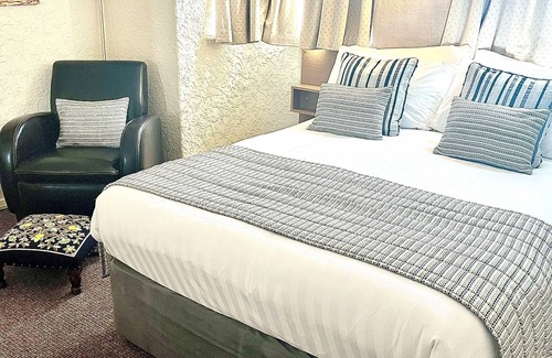 South Shore Hotel | Clifton Court Metro Hotel