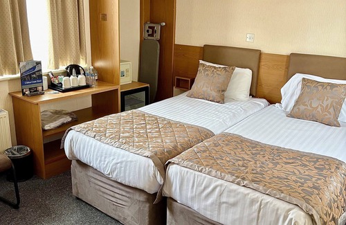 South Shore Hotel | Clifton Court Metro Hotel