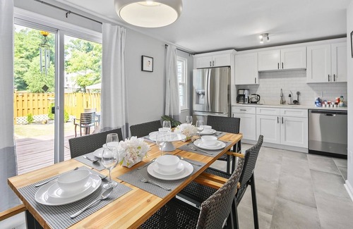 Countryside House | ClintonHills: Work-Friendly, Private Patio, Near DC